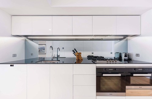 Bondi Beach Apartment | Bondi Beach Coastal Living