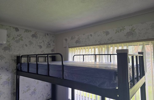 Ashcroft Hostel | Book a bed in 6 beds mixed dormitory.