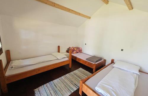 Fardea Cabin | BORA- Popas Turistic casute de vacanta