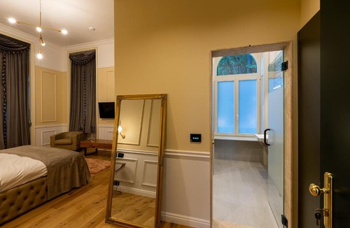 Tirgu Mures Hotel | Boutique Hotel Cocosul de Aur
