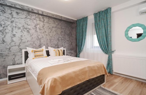 Iasi Apartment | Boutique Hotel Palas 500m Walking Distance