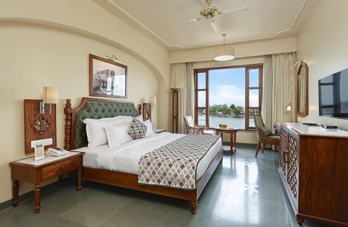 Lake Swaroop Sagar Hotel | Brahma Niwas - Luxury Lake View Hotel with Infinity Pool, Udaipur