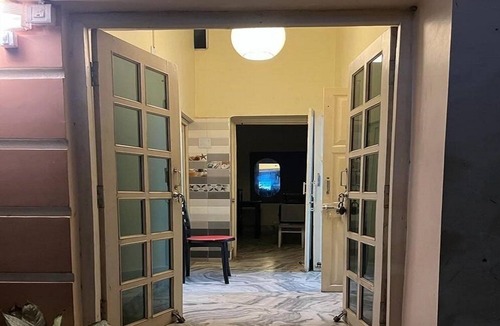 Bhubaneshwar Villa | Brahmani-The garden view suite in a Villa