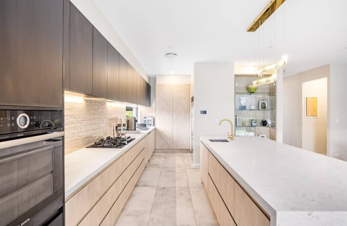 Rochedale House | Brand New 5BR Luxe Mansion w/Pool&Media Near Shop