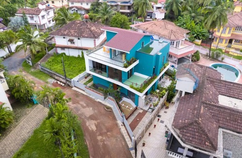 Fatona House | BRAND NEW VILLA LARGE POOL 5 STAR AMENITIES WALKING DISTANCE TO BEAUTIFUL BEACH