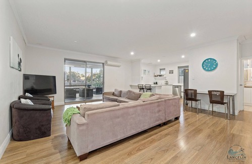 Lancelin House | Breathe Ezy - Welcome to Breathe Ezy, a spacious 7-bedroom home
