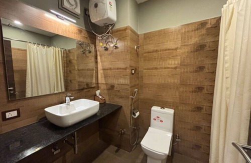 Diamond Harbour Hotel | Breathing Earth