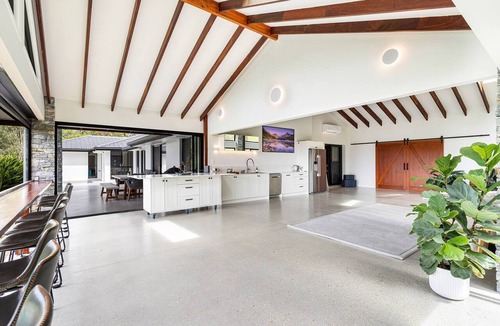 Tallebudgera Valley House | Breathtaking Valley Retreat with Private Pool and Nature Views