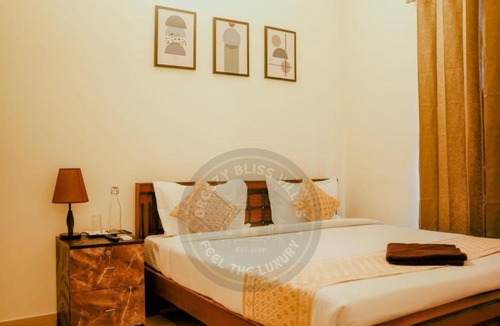Kelambakkam Hotel | Breezy classy room stay