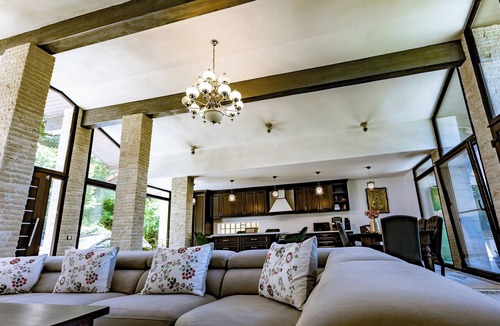 Sighisoara House | Breite Privée Forest and Pool Retreat in Sighișoara with pool, BBQ and nature