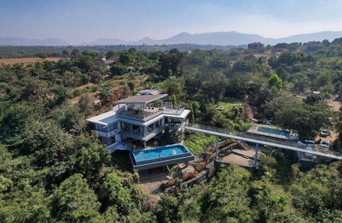 Mahiravani Villa | Bridge Villa Nashik – Elegant Private Villa for Family & Corporate Travelers