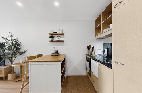 Neutral Bay Apartment | Bright 1-Bed Apartment in Neutral Bay