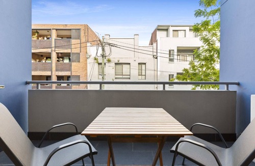 Redfern Apartment | Bright 1-Bed Apartment in Central Redfern
