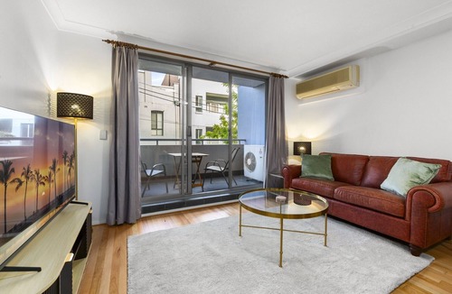 Redfern Apartment | Bright 1-Bed Apartment in Central Redfern