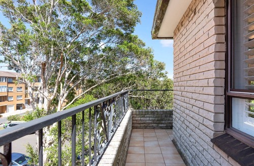 Coogee Apartment | Bright 2-Bedroom Apartment Near Coogee Beach