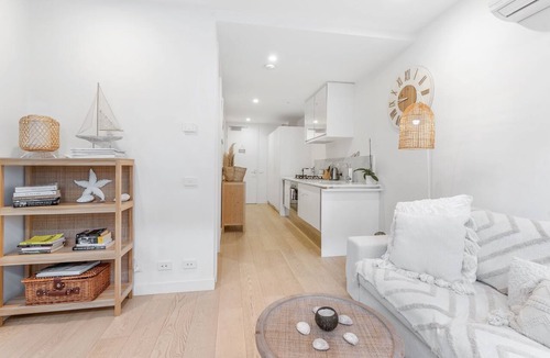 Brighton Apartment | Brighton 1-Bed Apartment with Balcony