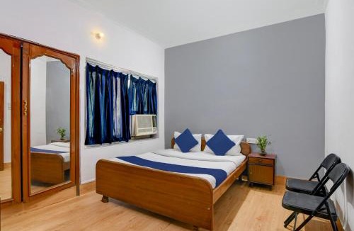 Sector 1 Hotel | Brill Rooms Near City Centre Metro Station