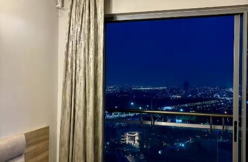 Sector 40 Apartment | Brown Stone - 22nd floor by Luxury Heights