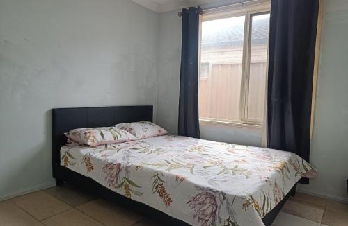 Greystanes House | Budget Queen Room - 493