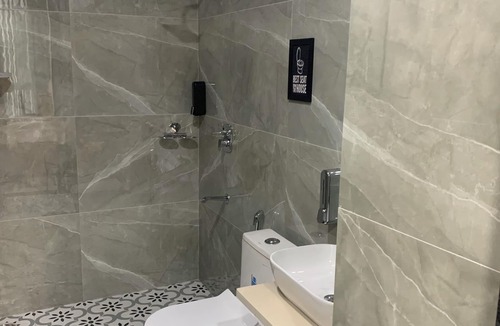 C-Scheme Apartment | Bumblebee 4 individual bedroom apartment in enchanting Jaipur with WiFi, AC