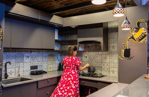 Bullawala Villa | Bumblebee an Artistic Private Villa w/Splash Pool and Pet Friendly