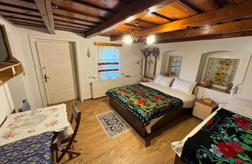 Calan House | Căsuța cu cerdac