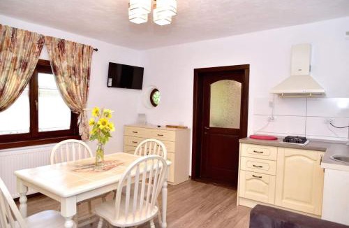 Tirgu Neamt House | Căsuța de Poveste