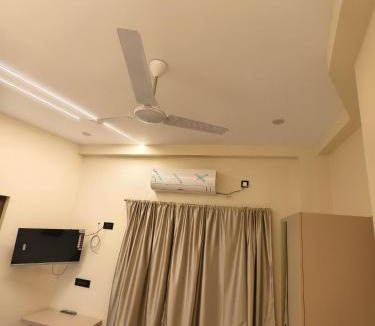 Shenoys Hotel | C K Residency