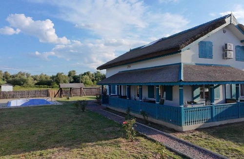 Maliuc Villa | Cabana în Deltă cu Ponton Privat pe Bratul Sulina