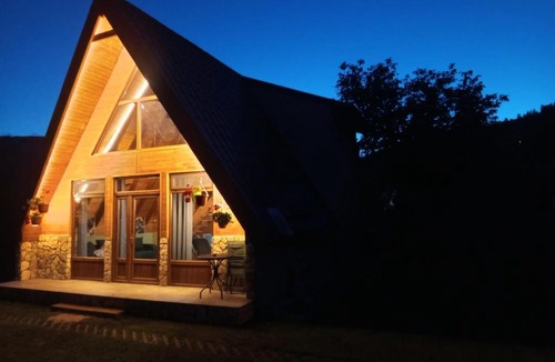 Poiana Teiului Cabin | Cabana AFrame EmAli
