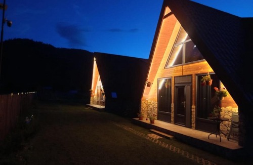 Poiana Teiului Cabin | Cabana AFrame EmAli