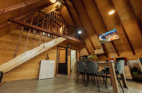 Poiana Teiului Cabin | Cabana AFrame EmAli