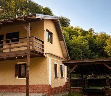Albesti Cabin | Cabana Din Pădure
