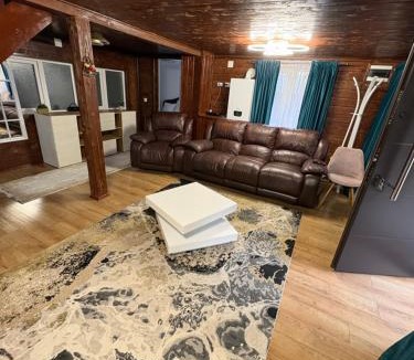 Azuga House | Cabana EviMat Azuga
