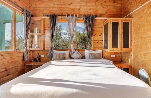 Kaul House | Cabin by The Woods - Mukteshwar - Authentic Forest Stay