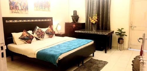 Calangute Villa | CALANGUTE BEACH VILLA # 3BHk # POOL # KITCHEN # 300MTS TO BEACH by GR Stays