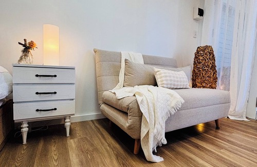 Umina Beach Apartment | Calm Coastal Hideaway - Cozy, Peaceful, Relaxed & Wellness Inspired