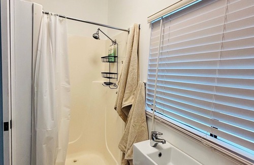 Umina Beach Apartment | Calm Coastal Hideaway - Cozy, Peaceful, Relaxed & Wellness Inspired