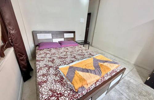 Kolkata Apartment | Candid 2BHK Apt near Ruby Hospital, EM Bypass