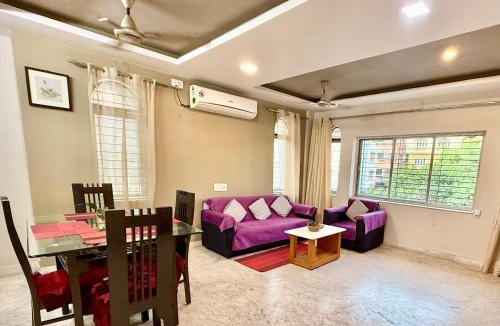 Kolkata Apartment | Candid 2BHK Apt near Ruby Hospital, EM Bypass
