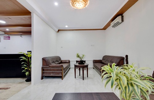 Jayanagar Hotel | Capital O 11148 Amethyst Business Hotel