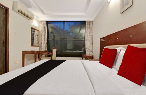 Jayanagar Hotel | Capital O 11148 Amethyst Business Hotel