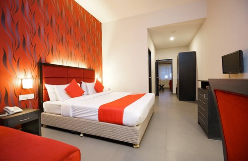 Alwaye Hotel | Capital O 15754 Mookkannoor Tourist Home