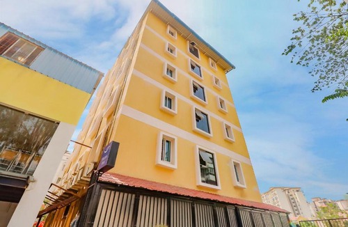 Mahadevapura Hotel | Capital O Royal Galaxy Finesse Near Phoenix Marketcity