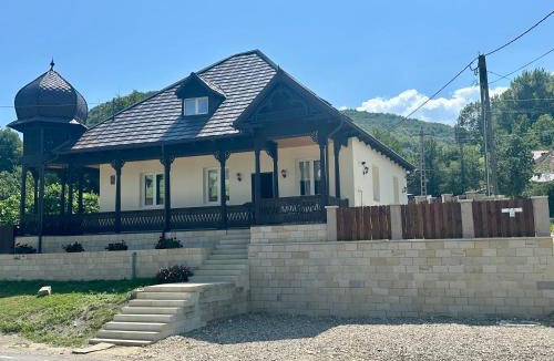 Slanic-Moldova House | Casă chic La Han la Slănic