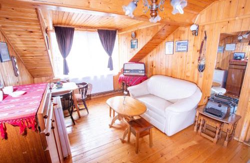 Baia de Arama House | Casa Albă