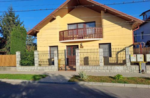 Tirnaveni Apartment | Casa Anna