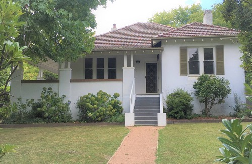 Bowral House | Casa Antica, 200m walk to Bowral Township, family friendly and strictly NO PETS!