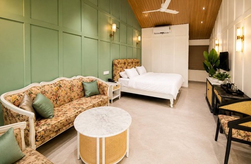 Abu Road Resort | Casa Aura Resort Mount Abu