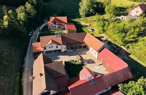 Intorsura Buzaului House | Casa Baciu